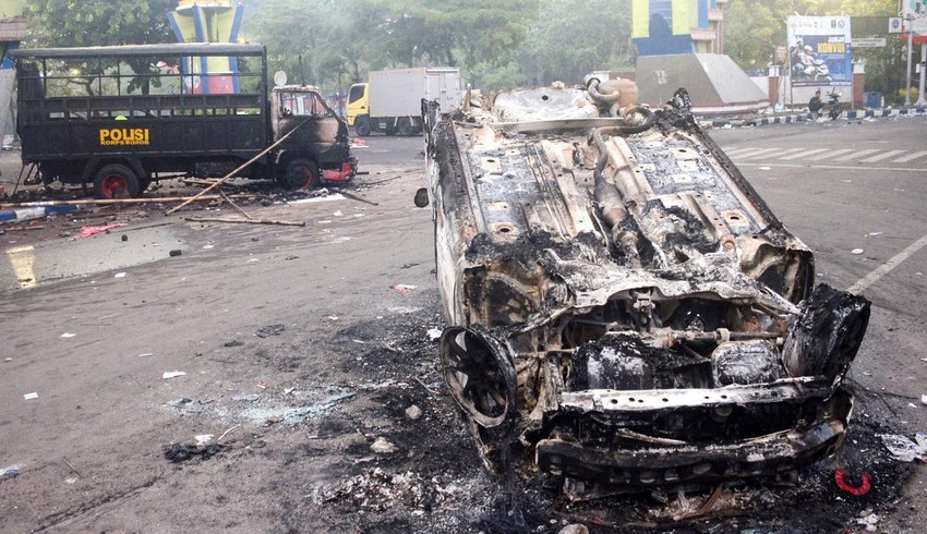 Liên đoàn Bóng đá Việt Nam gửi lời chia buồn tới Liên đoàn Bóng đá Indonesia sau vụ bạo loạn thảm khốc tại sân Kanjuruhan - Ảnh 12.