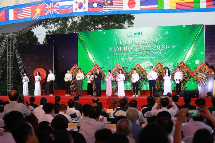Đại học Quốc gia Hà Nội tổ chức lễ khai giảng đầu tiên tại Hòa Lạc - Ảnh 2.