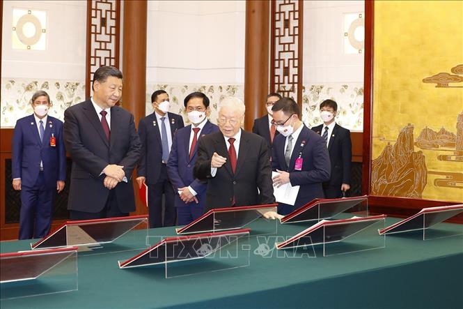 Việt Nam - Trung Quốc ký kết 13 văn kiện hợp tác giữa hai Đảng, hai nước - Ảnh 1.