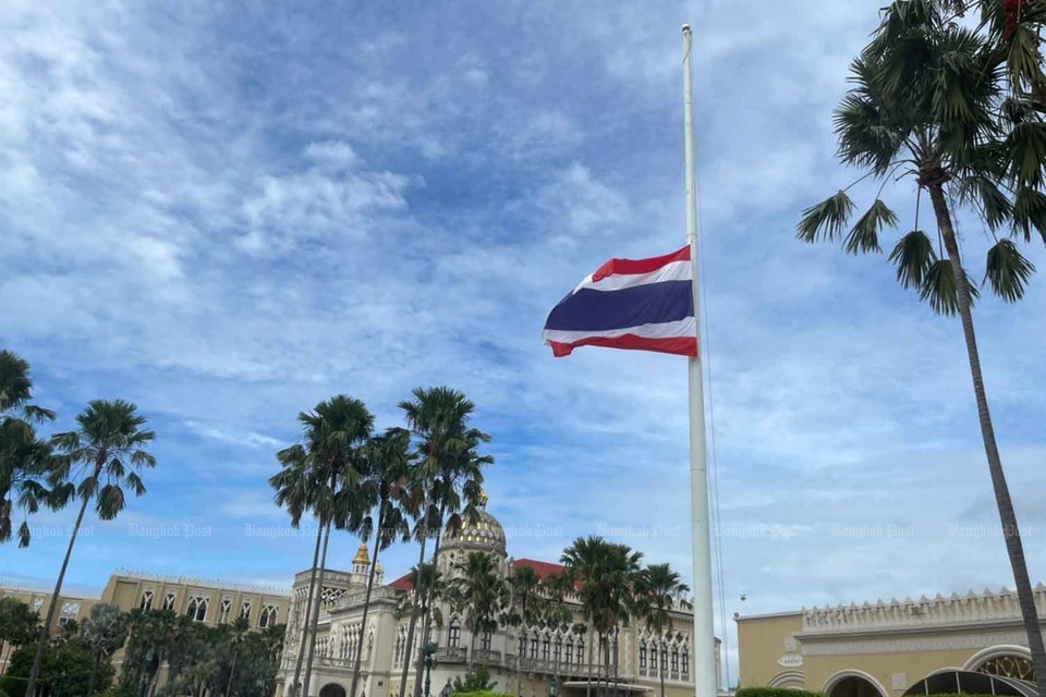 Thái Lan treo cờ rủ toàn quốc sau vụ xả súng kinh hoàng tại nhà trẻ - Ảnh 1.