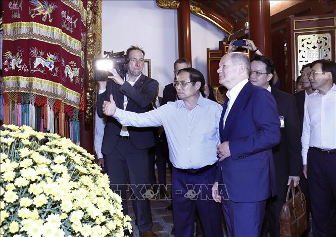 Thủ tướng Phạm Minh Chính và Thủ tướng CHLB Đức Olaf Scholz thăm phố cổ Hà Nội - Ảnh 3.