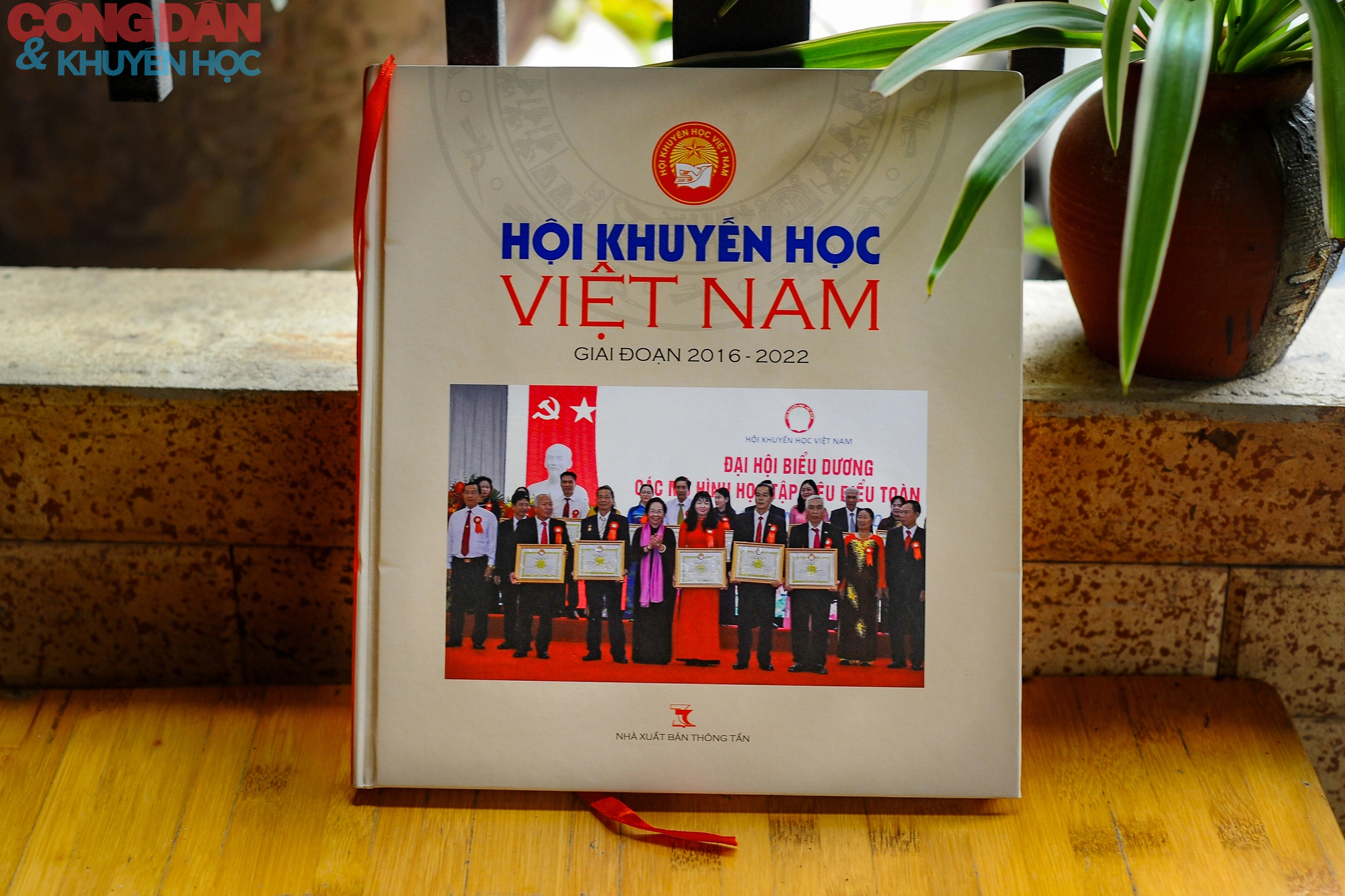 Giới thiệu sách ảnh Hội Khuyến học Việt nam - Ảnh 1.