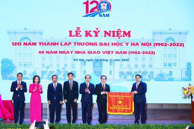 Trường Đại học Y Hà Nội kỷ niệm 120 năm thành lập  - Ảnh 1.