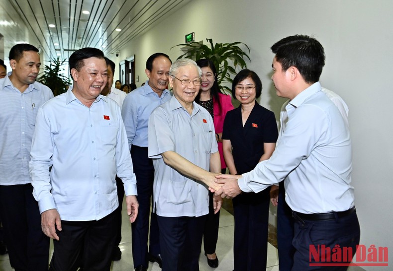 [Ảnh] Tổng Bí thư Nguyễn Phú Trọng tiếp xúc cử tri Thành phố Hà Nội ảnh 4