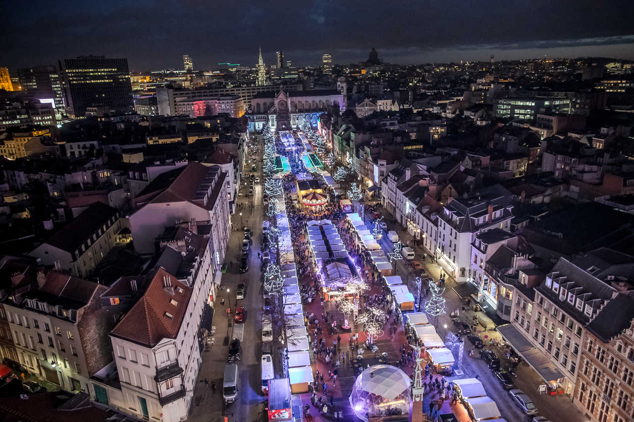Chùm ảnh rực rỡ sắc màu tại Chợ Giáng sinh được bình chọn thú vị nhất thế giới - Ảnh 11.