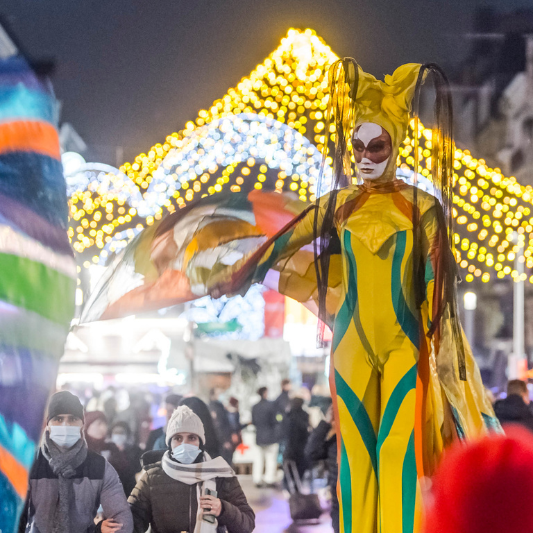 Chùm ảnh rực rỡ sắc màu tại Chợ Giáng sinh được bình chọn thú vị nhất thế giới - Ảnh 16.