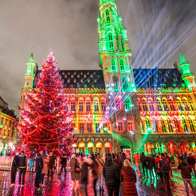 Chùm ảnh rực rỡ sắc màu tại Chợ Giáng sinh được bình chọn thú vị nhất thế giới - Ảnh 1.