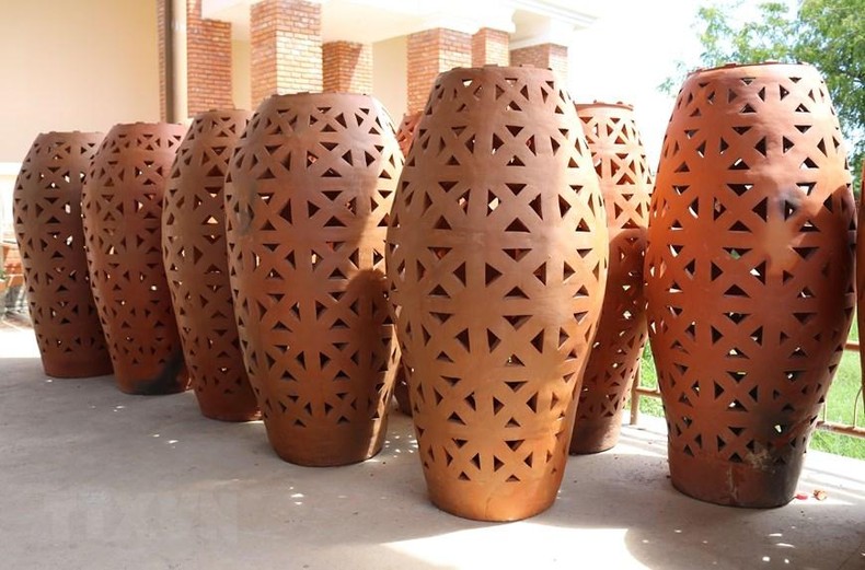 UNESCO ghi danh nghệ thuật làm gốm của người Chăm là di sản văn hóa phi vật thể cần bảo vệ khẩn cấp - Ảnh 2.