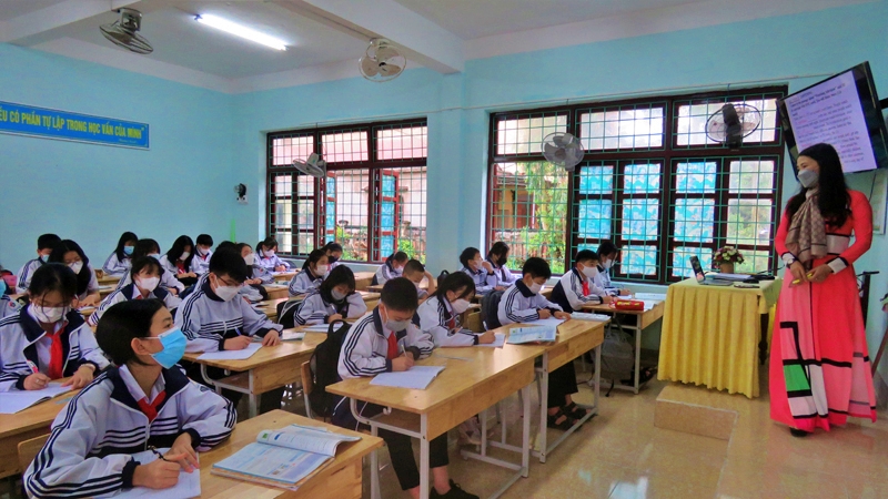 Quảng Bình miễn phí học phí học kỳ 2 cho toàn bộ học sinh - Ảnh 1.