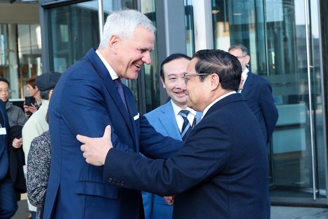 Thủ tướng mong muốn Việt Nam và Ngân hàng Đầu tư châu Âu tăng cường hợp tác chặt chẽ, hiệu quả hơn - Ảnh 1.