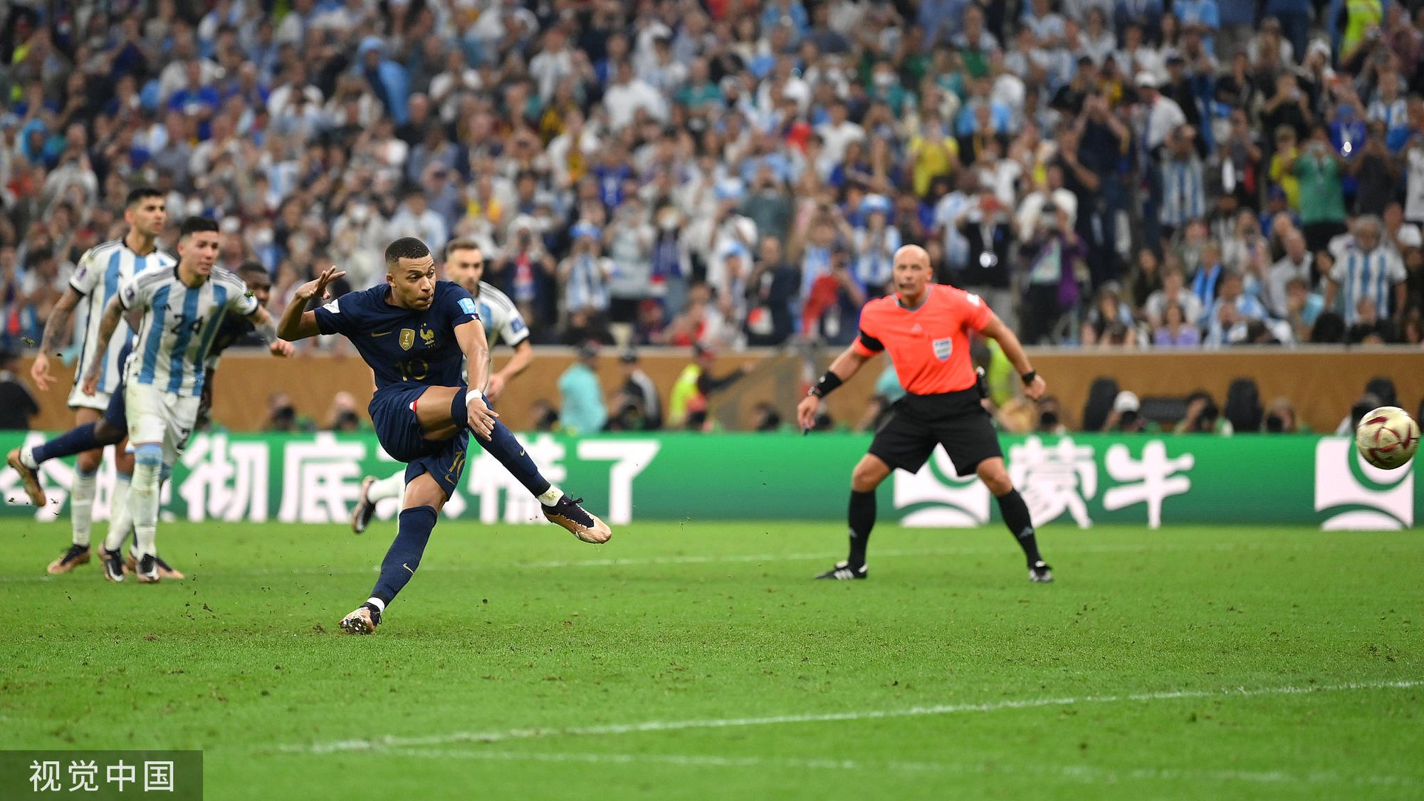 World Cup 2022: Argentina giành cúp vô địch sau trận đấu kịch tính từng giây phút - Ảnh 4.