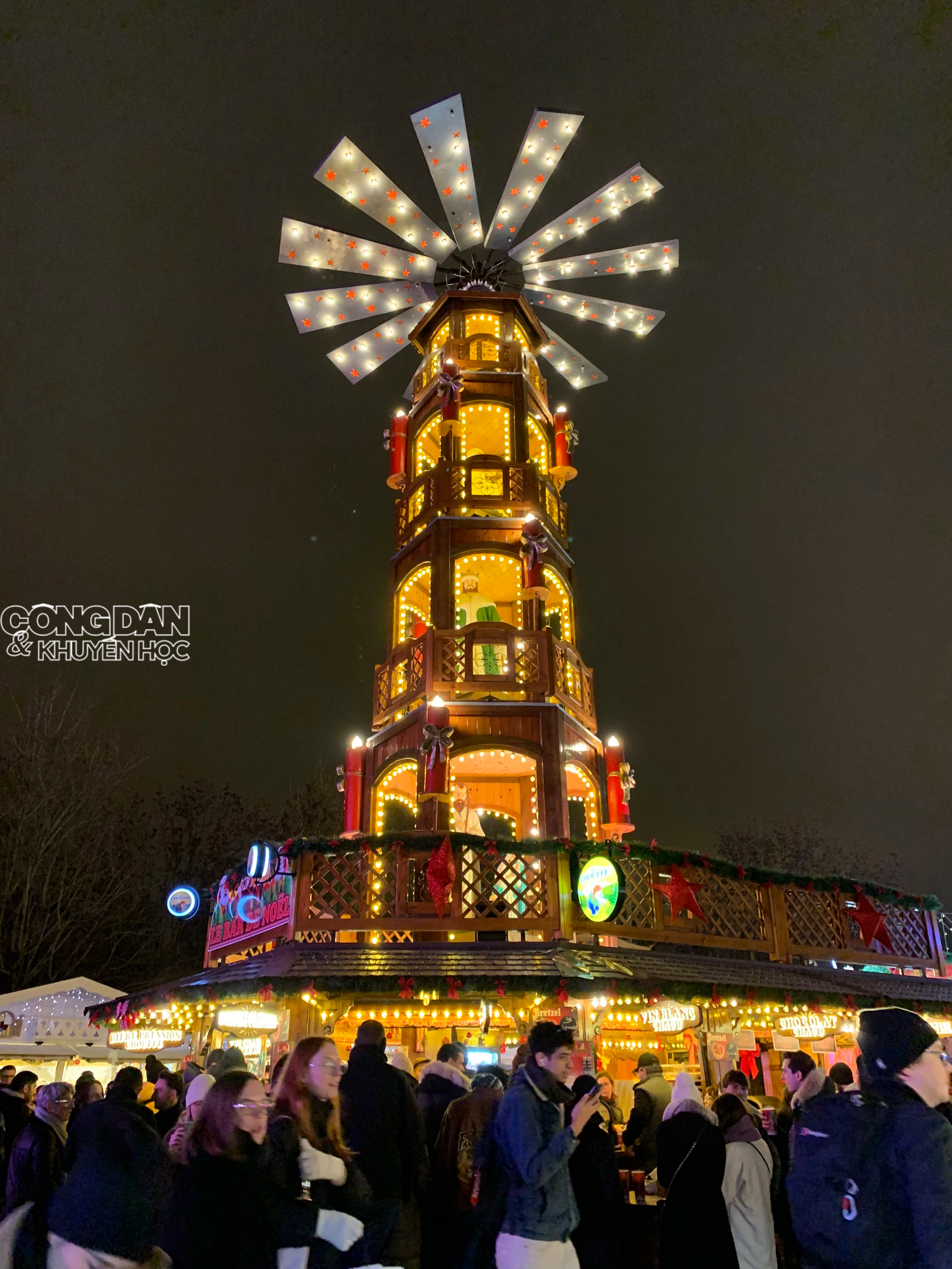 Lung linh phiên chợ Giáng sinh nổi tiếng ở Paris - Ảnh 1.