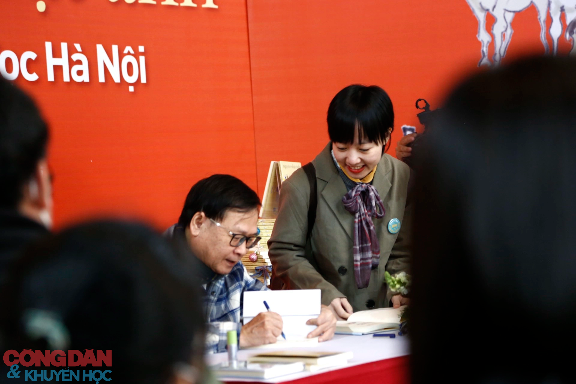 Như mọi lần gặp gỡ với độc giả Thủ đô, nhà văn Nguyễn Nhật Ánh vẫn luôn tràn đầy năng lượng.