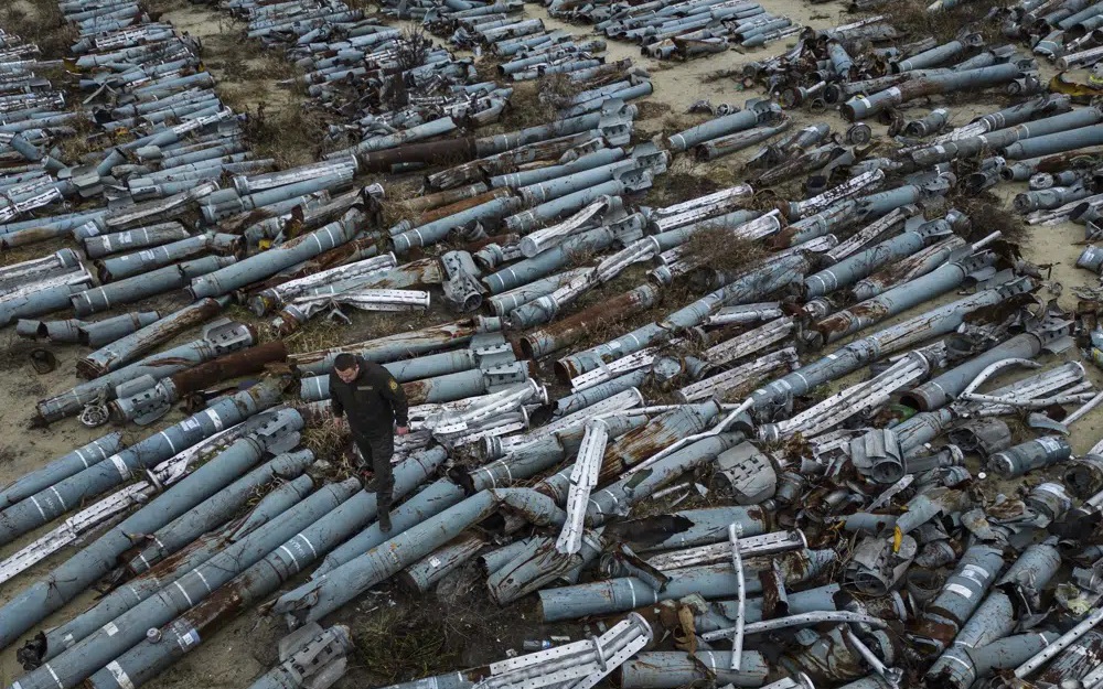 Mức độ tàn khốc của cuộc xung đột Nga - Ukraine nhìn từ "nghĩa địa" vũ khí
