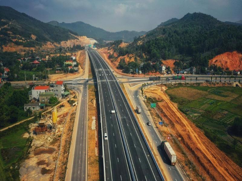 Thủ tướng chỉ đạo đẩy nhanh tiến độ các dự án đường bộ cao tốc quan trọng quốc gia - Ảnh 1.