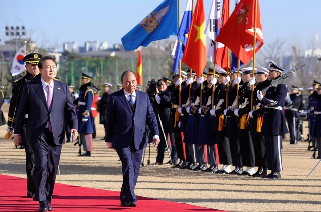 Lễ đón chính thức Chủ tịch nước Nguyễn Xuân Phúc và đoàn cấp cao thăm cấp Nhà nước tới Hàn Quốc - Ảnh 2.