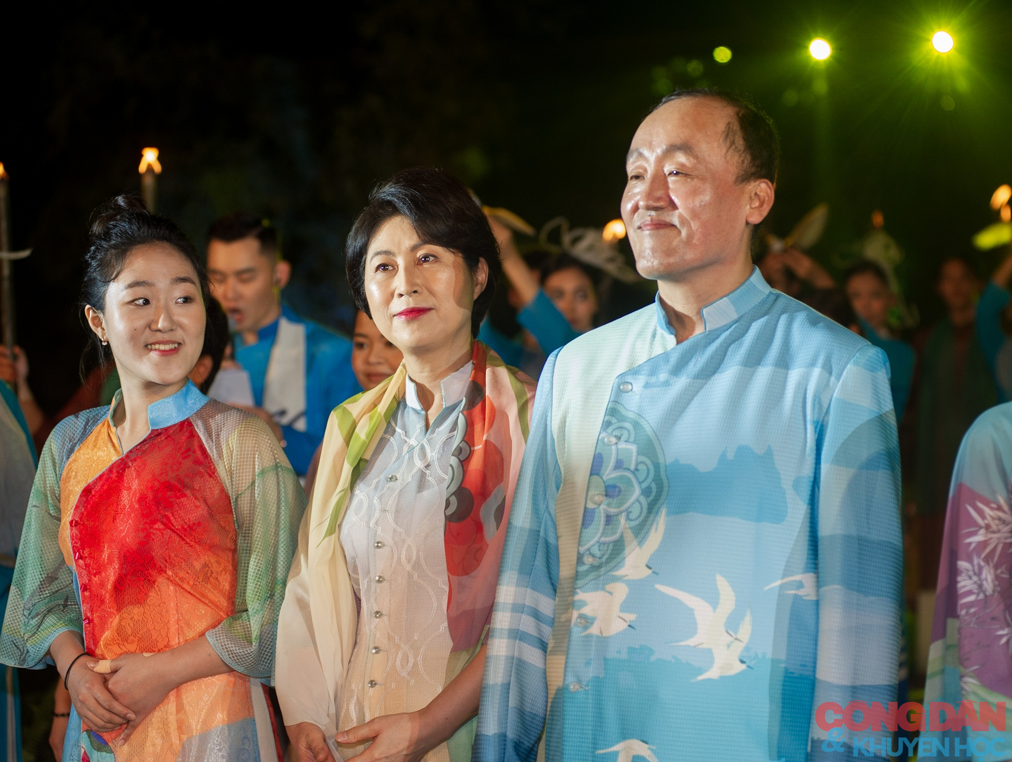 Hình ảnh đại sứ các nước trong trang phục áo dài Việt Nam- Ảnh 4.