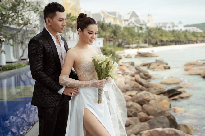 Nửa đầu năm 2022, showbiz rầm rộ toàn siêu đám cưới  - Ảnh 5.