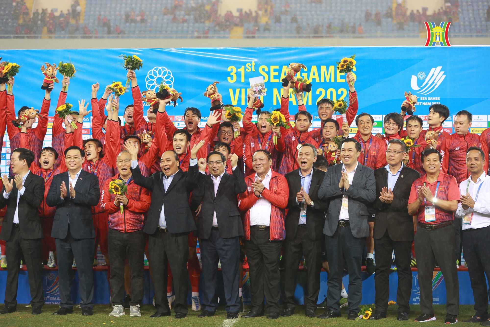 Thủ tướng Chính phủ gửi thư chúc mừng U23 Việt Nam giành HCV tại SEA Games 31 - Ảnh 1.