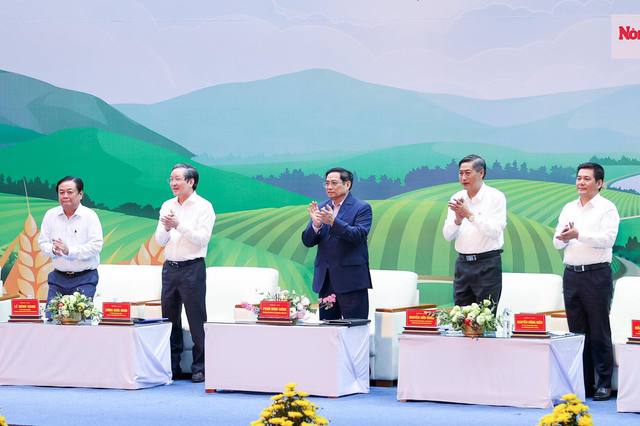 Thủ tướng Phạm Minh Chính đối thoại với nông dân Việt Nam: 1.600 câu hỏi, đề xuất, kiến nghị gửi đến Thủ tướng - Ảnh 2.
