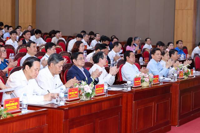 Thủ tướng Phạm Minh Chính đối thoại với nông dân Việt Nam: 1.600 câu hỏi, đề xuất, kiến nghị gửi đến Thủ tướng - Ảnh 1.