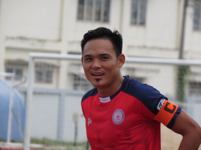 Thanh lý hợp đồng với hành vi đánh trọng tài của cầu thủ câu lạc bộ Bình Thuận - Ảnh 1.