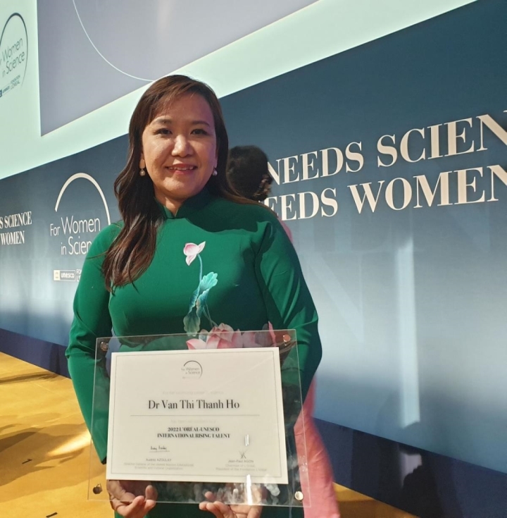Tiến sĩ Hồ Thị Thanh Vân được UNESCO trao giải thưởng Nhà khoa học nữ trẻ tài năng thế giới 2022 - Ảnh 1.