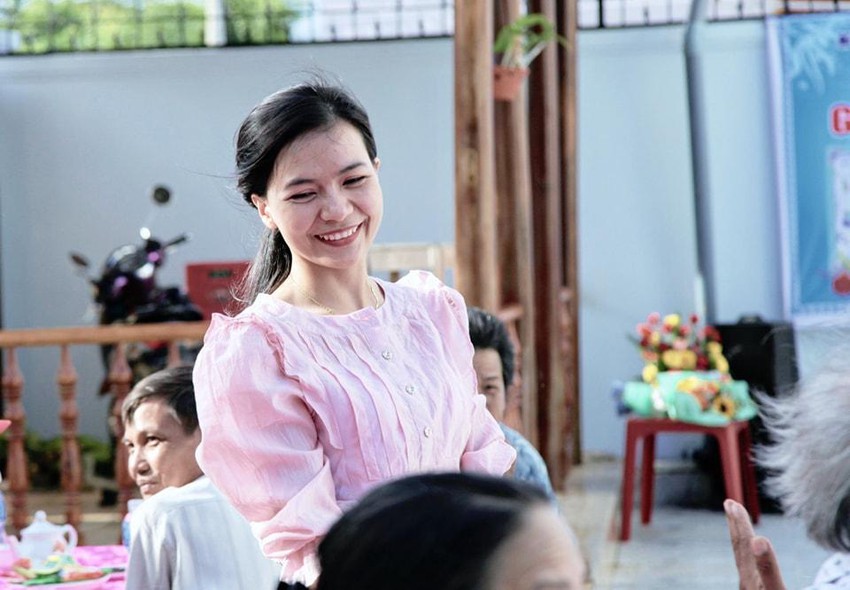 Nữ tiến sĩ đầu tiên của người Chăm ở Ninh Thuận - Ảnh 1.
