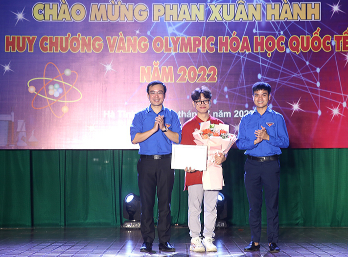Hành trình chạm tới Huy chương Vàng Olympic Hóa học quốc tế của cậu học trò miền núi Hương Sơn  - Ảnh 3.