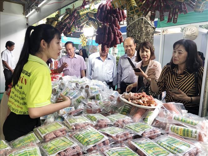 Hà Nội sẽ cấp biển nhận diện cho hộ kinh doanh an toàn thực phẩm đạt tiêu chuẩn - Ảnh 1.