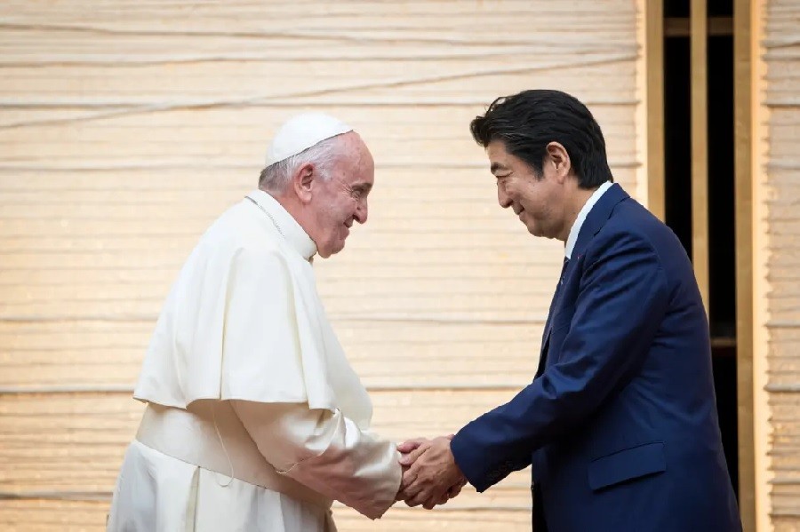 Cuộc đời cựu Thủ tướng Nhật Bản Abe Shinzo qua ảnh - Ảnh 19.