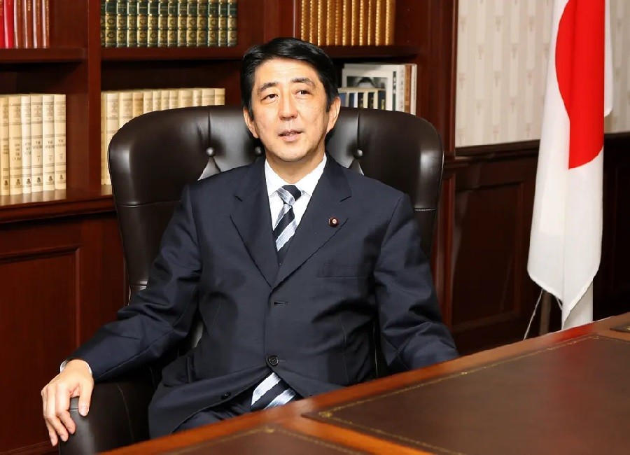 Cuộc đời cựu Thủ tướng Nhật Bản Abe Shinzo qua ảnh - Ảnh 5.