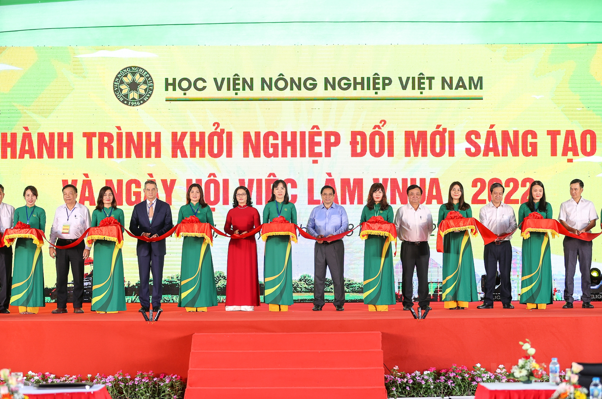 Thủ tướng Chính phủ: Học viện Nông nghiệp Việt Nam cần phải trở thành đại học hàng đầu thế giới về nông nghiệp - Ảnh 5.