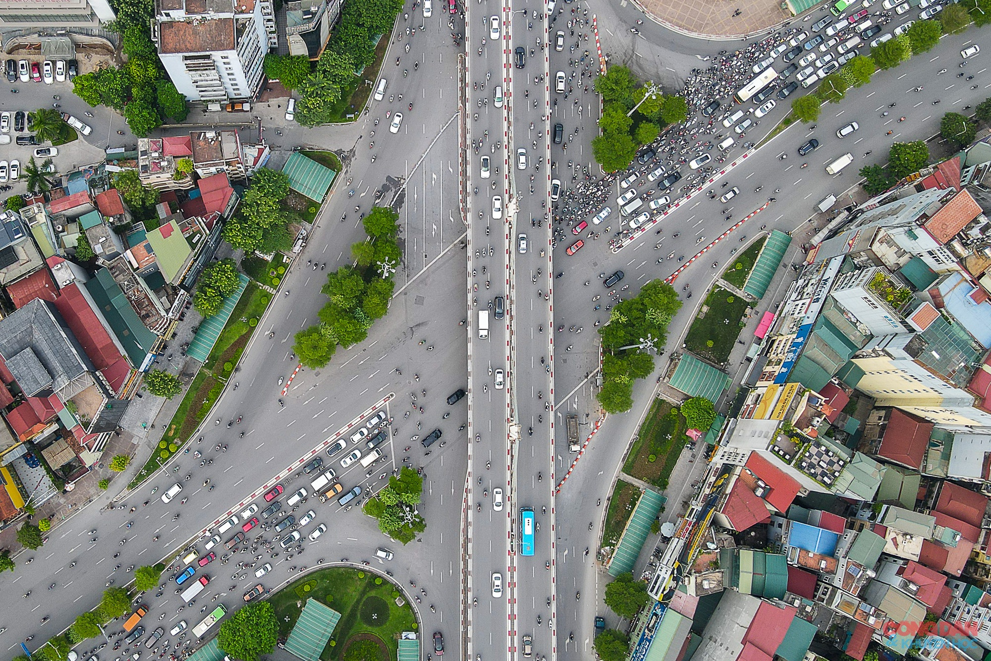 Những điểm đen ùn tắc ở Hà Nội sau tổ chức lại giao thông - Ảnh 5.