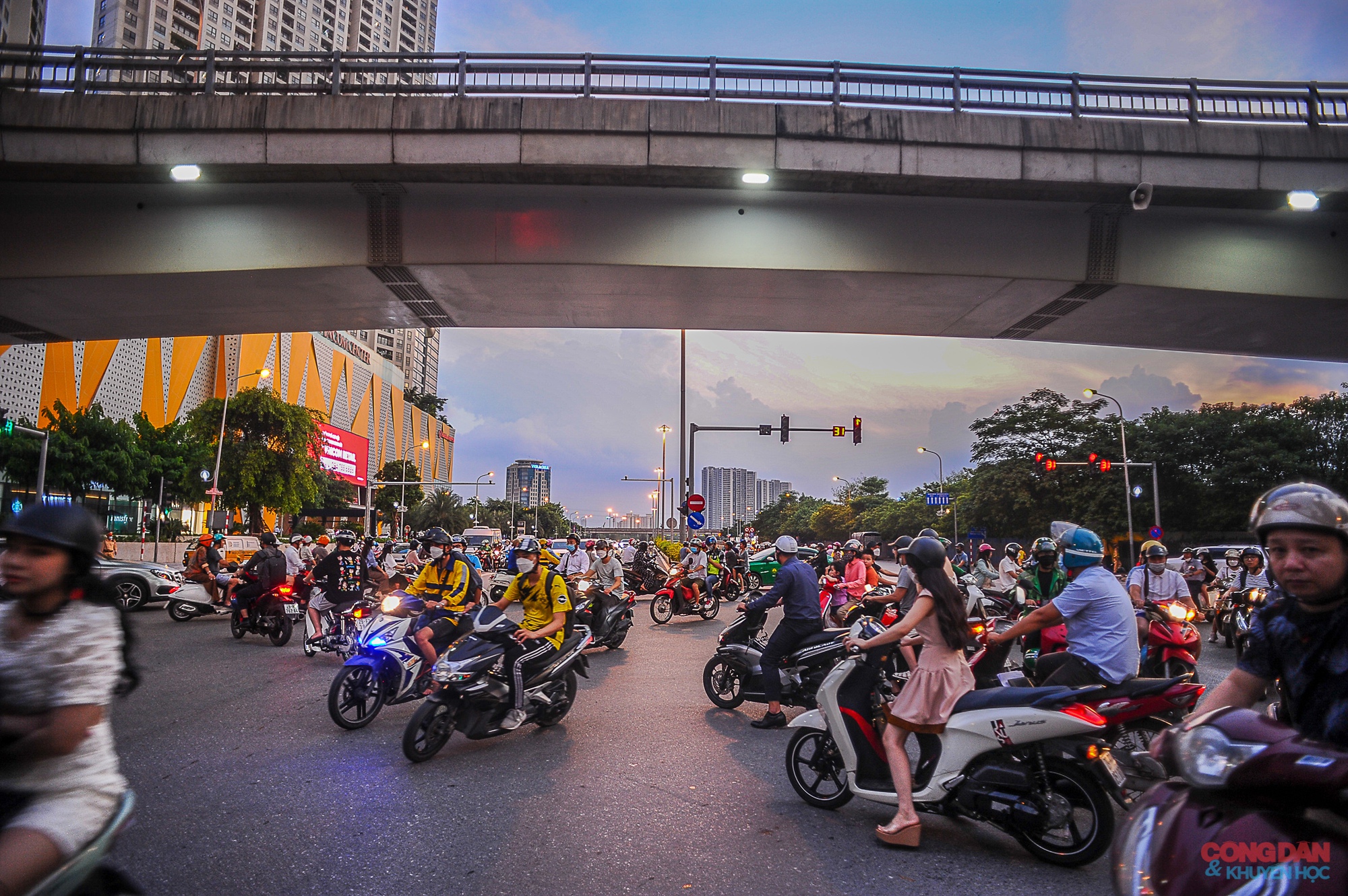 Toàn cản những điểm đen ùn tắc ở Hà Nội sau tổ chức lại giao thông - Ảnh 15.