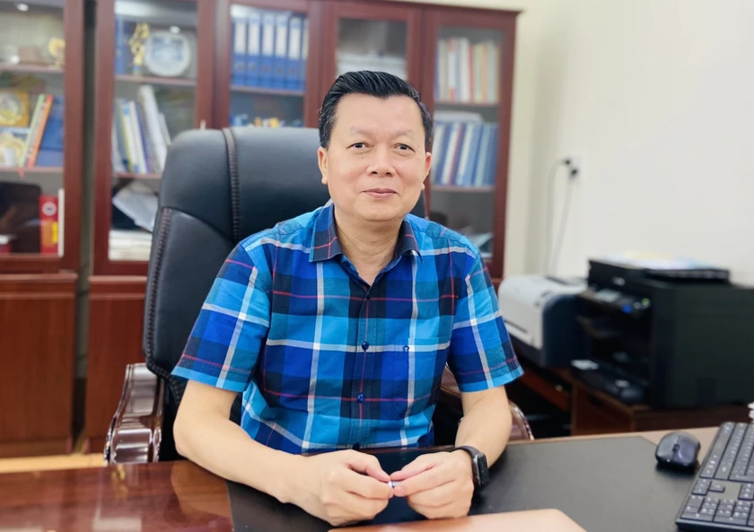 Cảnh cáo cựu giám đốc CDC Quảng Ninh Ninh Văn Chủ - Ảnh 1.