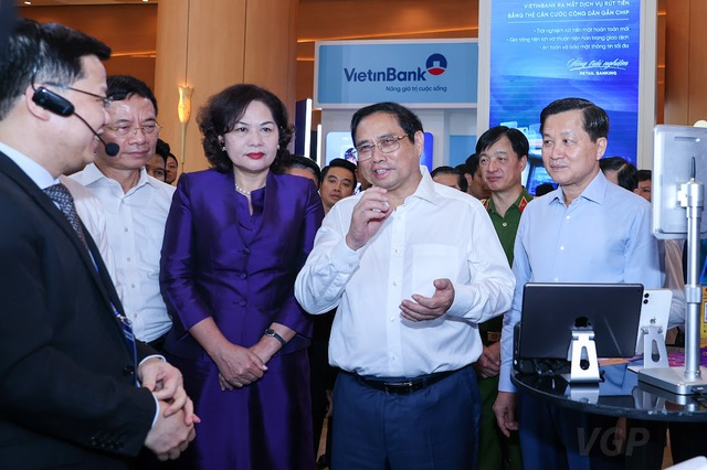 Nhiều ngân hàng Việt chuyển đổi số ở Top đầu với 90% giao dịch online - Ảnh 1.