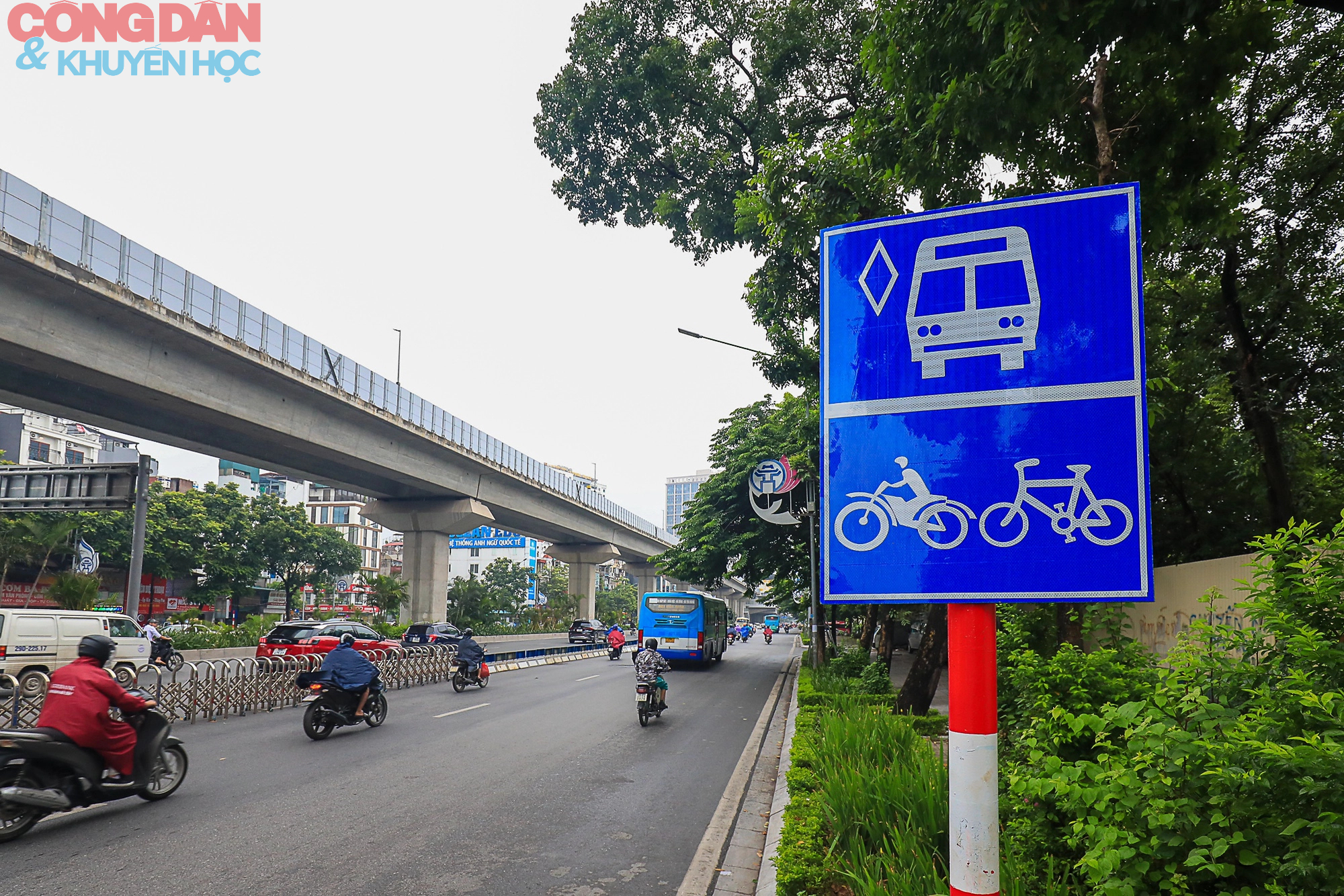 Hà Nội: Giao thông trên đường Nguyễn Trãi lộn xộn sau khi phân làn - Ảnh 8.