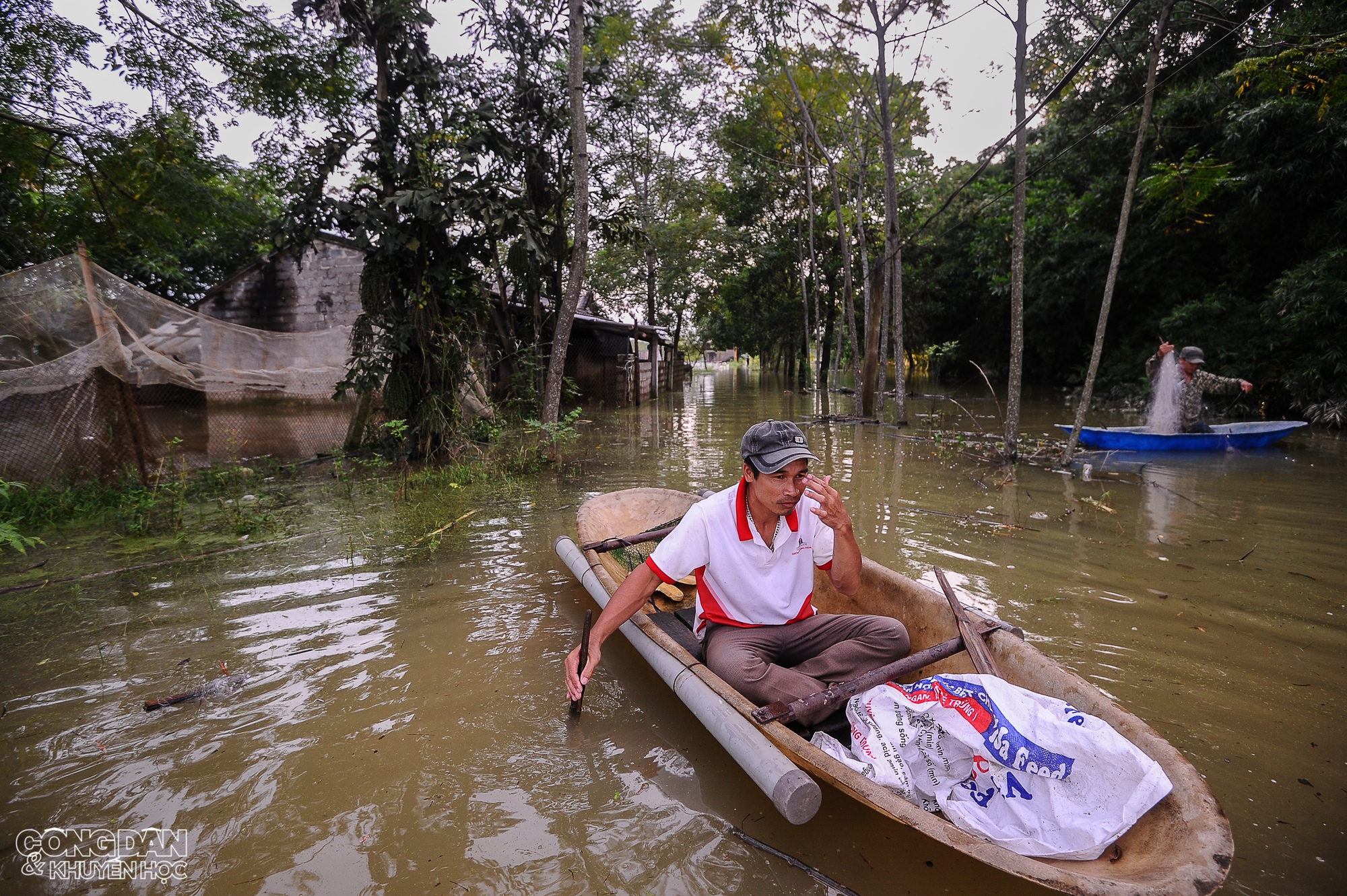 Hà Nội: Nhiều nơi ở huyện Chương Mỹ vẫn ngập nước, người dân chịu nhiều thiệt hại do lũ - Ảnh 7.