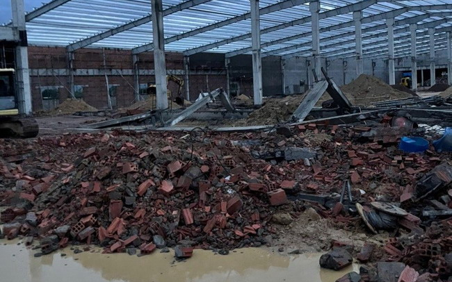 Sập tường nhà máy khu công nghiệp Nhơn Hòa (Bình Định): 3 người chết, 6 người bị thương