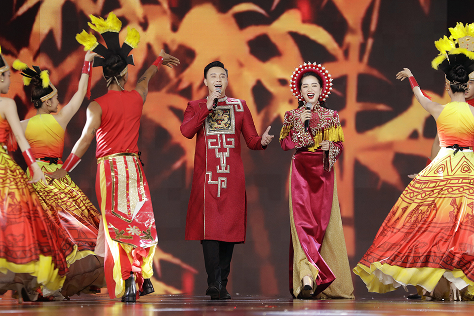 Miss Grand Vietnam 2022: Đêm trình diễn Trang phục Văn hóa Dân tộc đầy màu sắc - Ảnh 11.