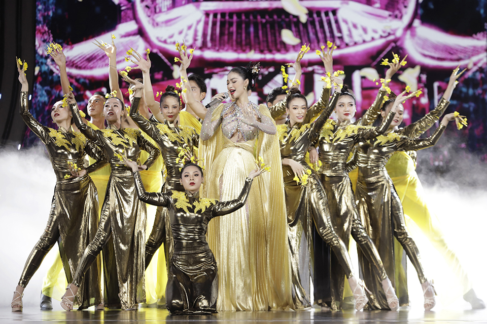 Miss Grand Vietnam 2022: Đêm trình diễn Trang phục Văn hóa Dân tộc đầy màu sắc - Ảnh 10.