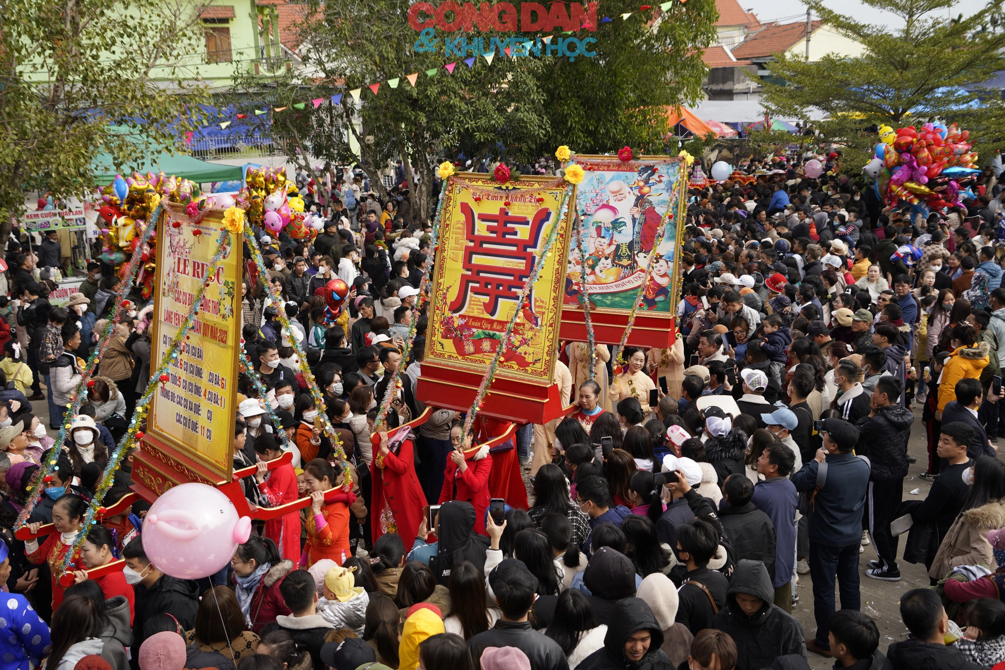 Quảng Ninh: Độc đáo lễ hội rước cụ thượng về miếu Tiên Công lễ tổ - Ảnh 2.