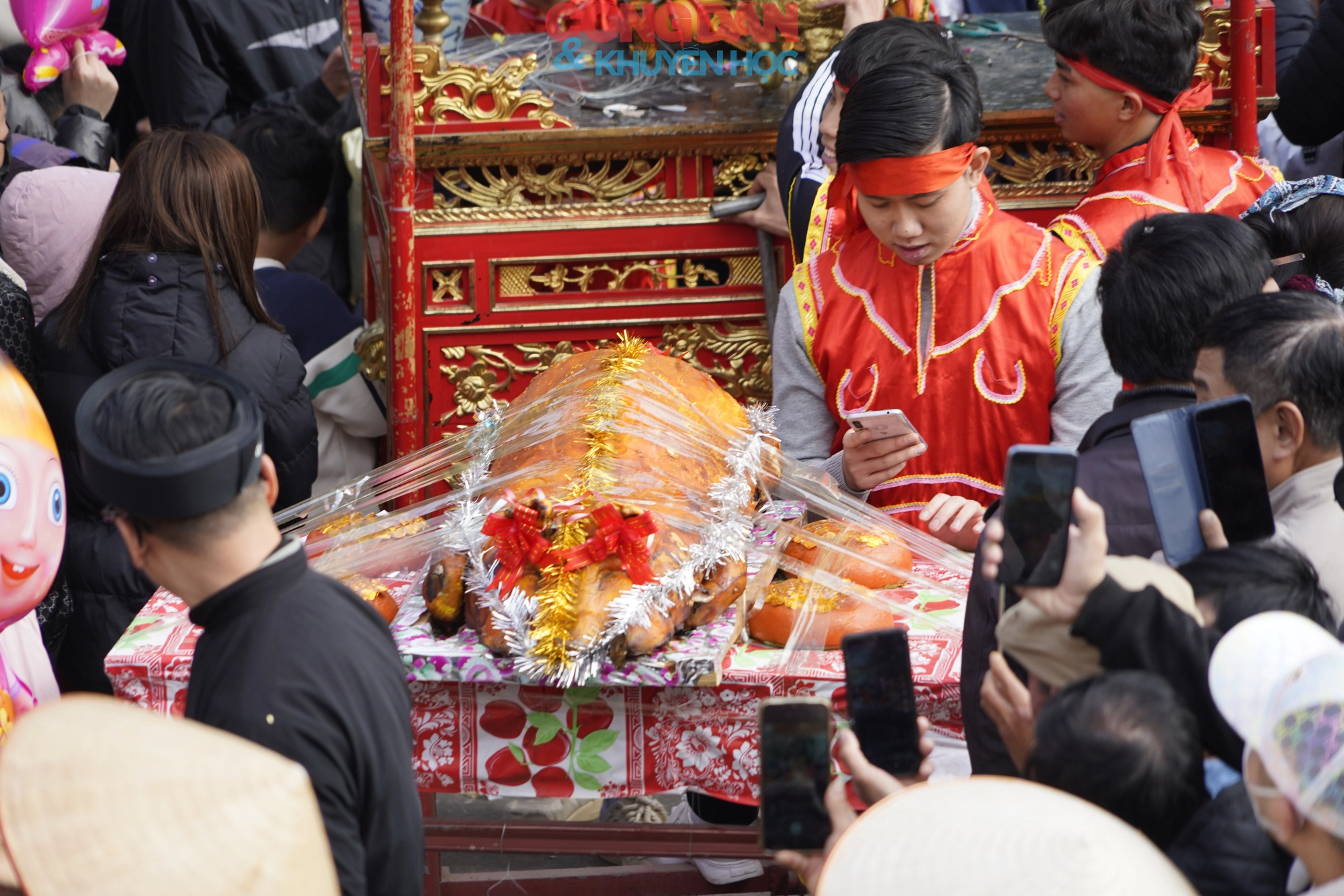 Quảng Ninh: Độc đáo lễ hội rước cụ thượng về miếu Tiên Công lễ tổ - Ảnh 6.
