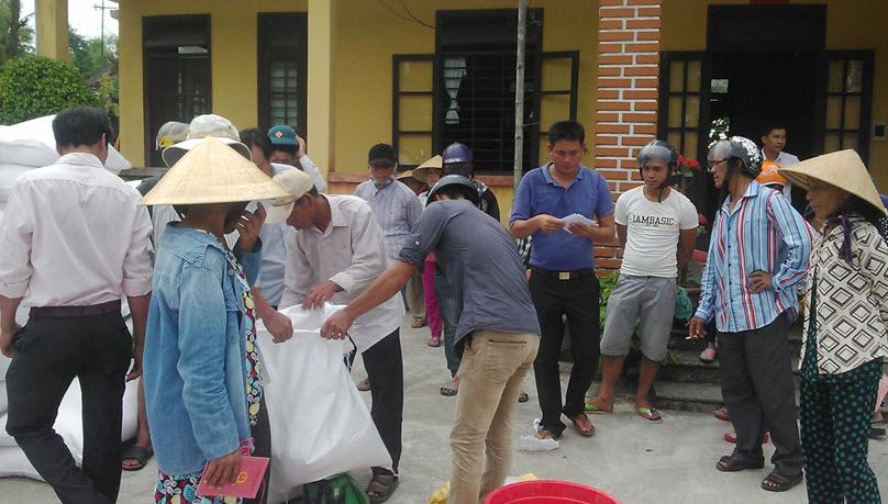 Hoàn thành giao nhận gạo hỗ trợ người dân dịp Tết Nguyên đán trước ngày 20/1/2023 - Ảnh 1.