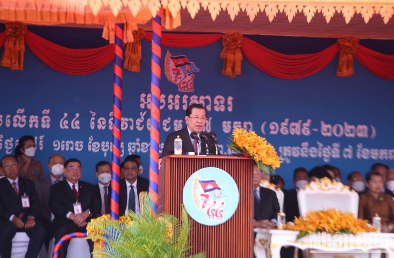 Campuchia kỷ niệm 44 năm ngày chiến thắng chế độ diệt chủng Khmer Đỏ - Ảnh 1.