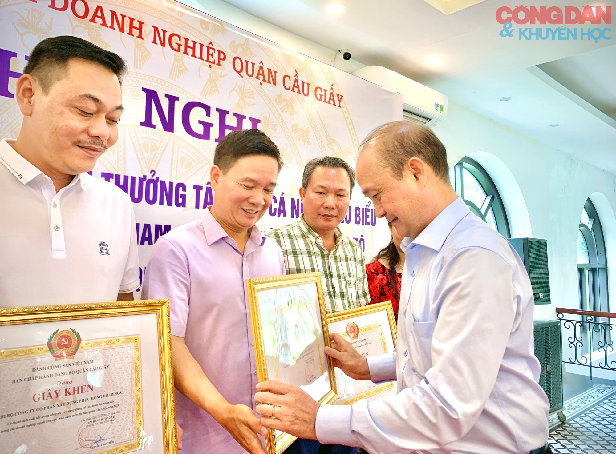 Hà Nội: Biểu dương 20 doanh nghiệp, doanh nhân tiêu biểu quận Cầu Giấy - Ảnh 5.