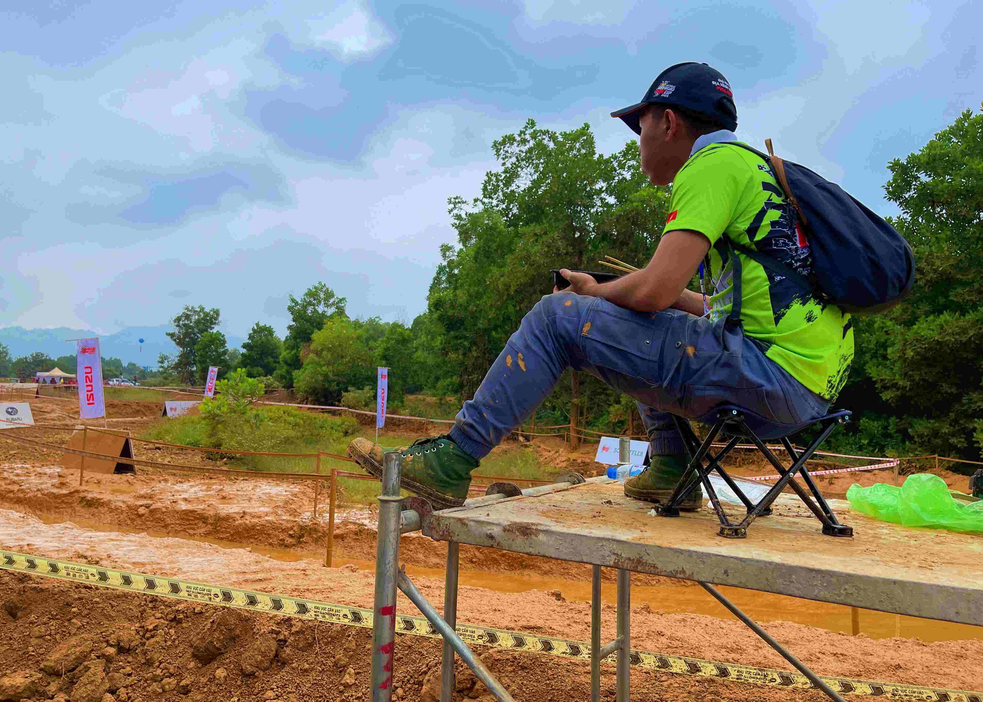 Gay cấn các màn trình diễn kỹ năng lái xe Giải đua ô tô địa hình Việt Nam - VOC 2023 - Ảnh 13.