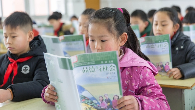 Trung Quốc tăng cường đưa giáo viên thỉnh giảng về nông thôn - Ảnh 1.