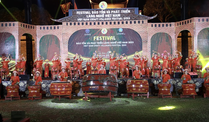 Tưng bừng các hoạt động tham quan, trải nghiệm tại Festival Bảo tồn và Phát triển làng nghề Việt Nam năm 2023 - Ảnh 2.